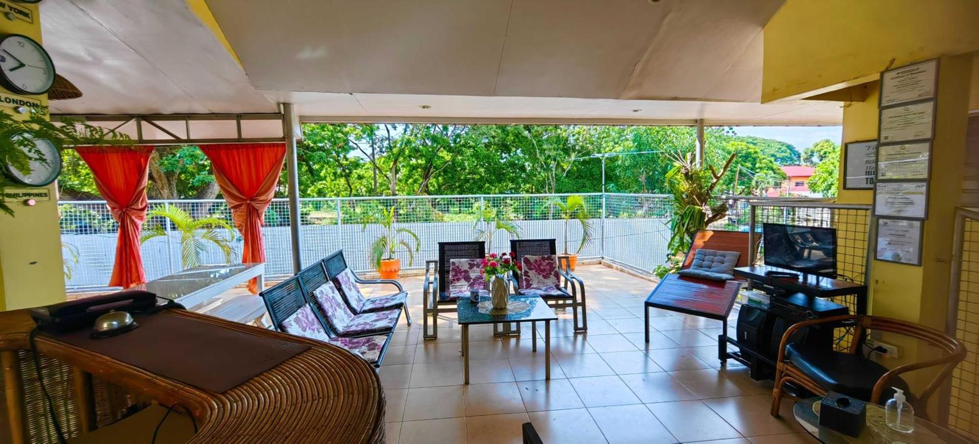 Las Residencias Bed And Breakfast Puerto Princesa Exterior foto