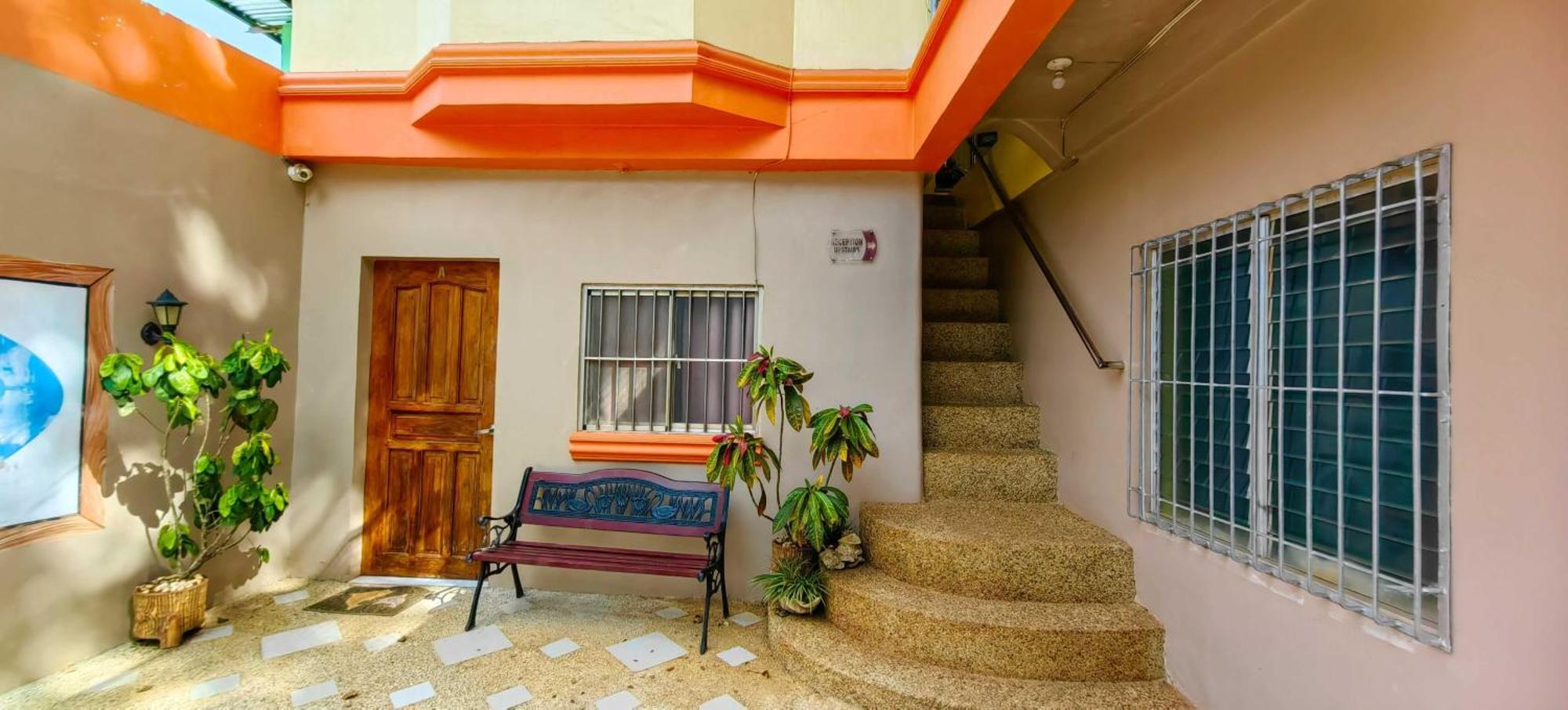 Las Residencias Bed And Breakfast Puerto Princesa Exterior foto