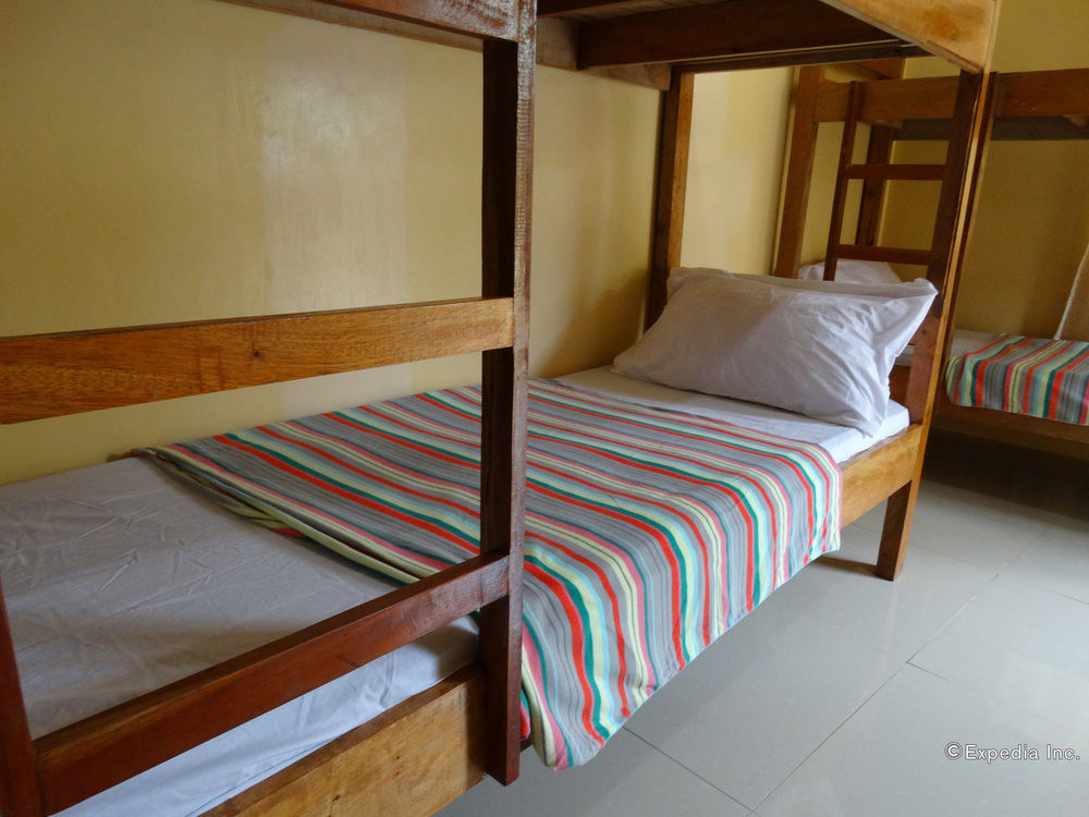 Las Residencias Bed And Breakfast Puerto Princesa Exterior foto